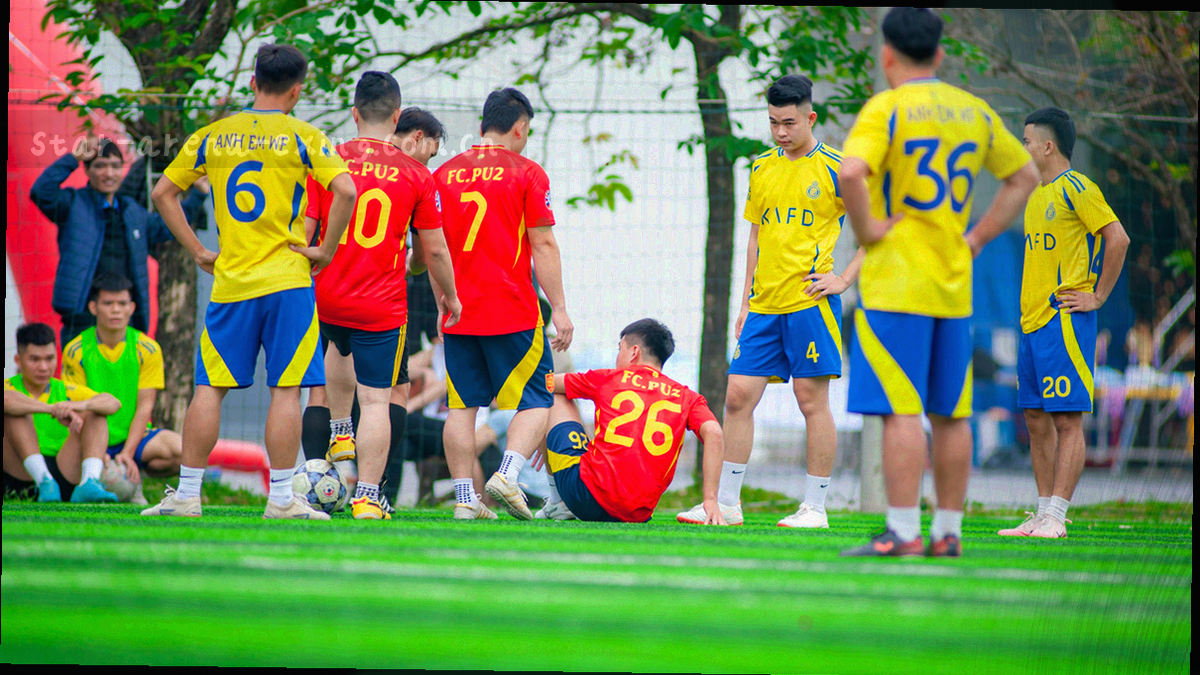 折线迭代图与等宽版本号组成的抽签引擎版本更新封面